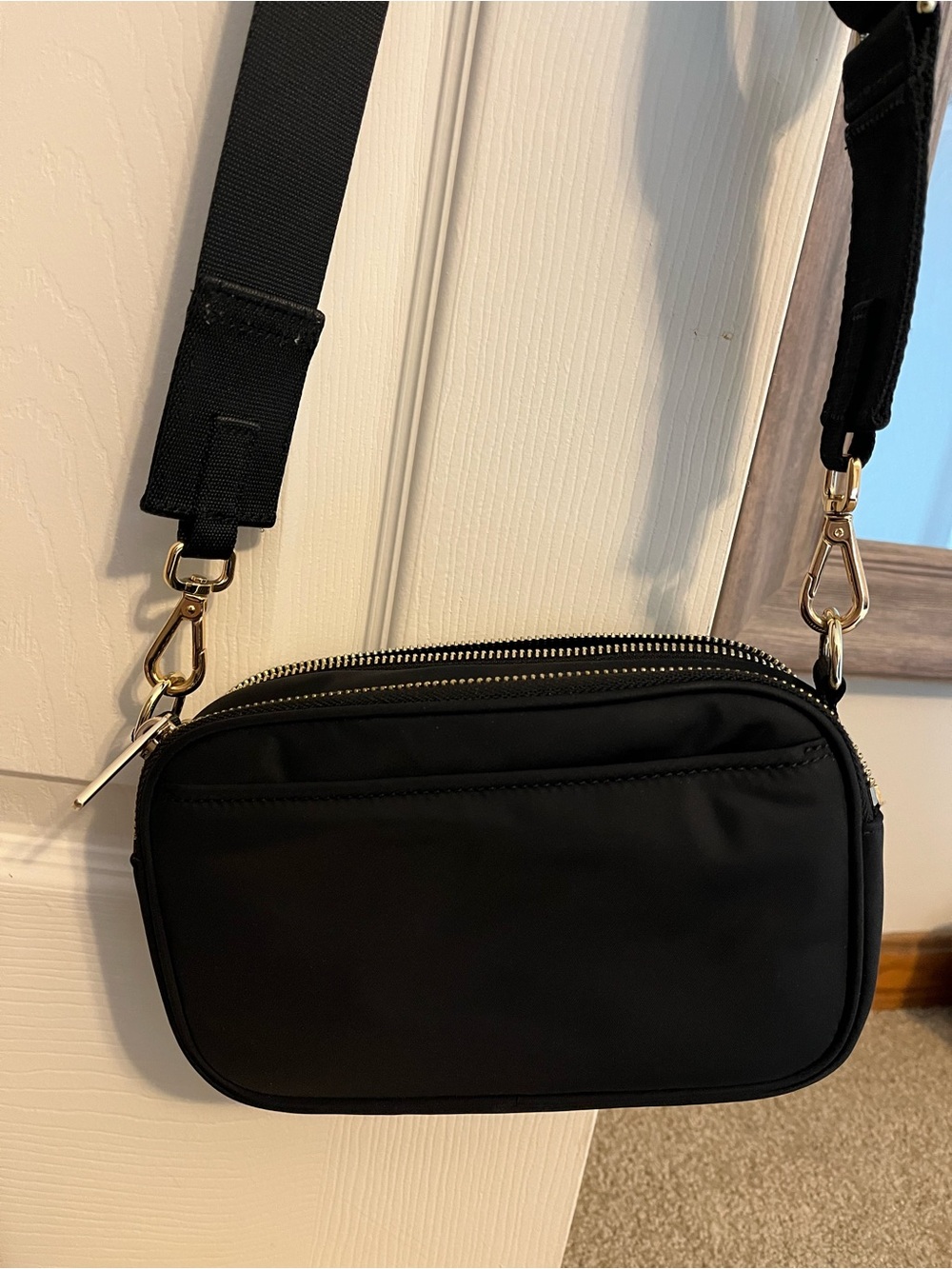 Lululemon Black Crossbody Bag - Picture 6 of 11